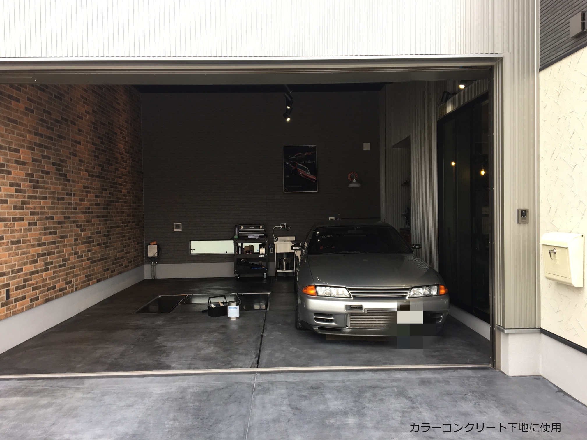 浸透性コンクリート表面強化剤「ガレージ＆ウォール」の塗装事例：駐車場・駐輪場