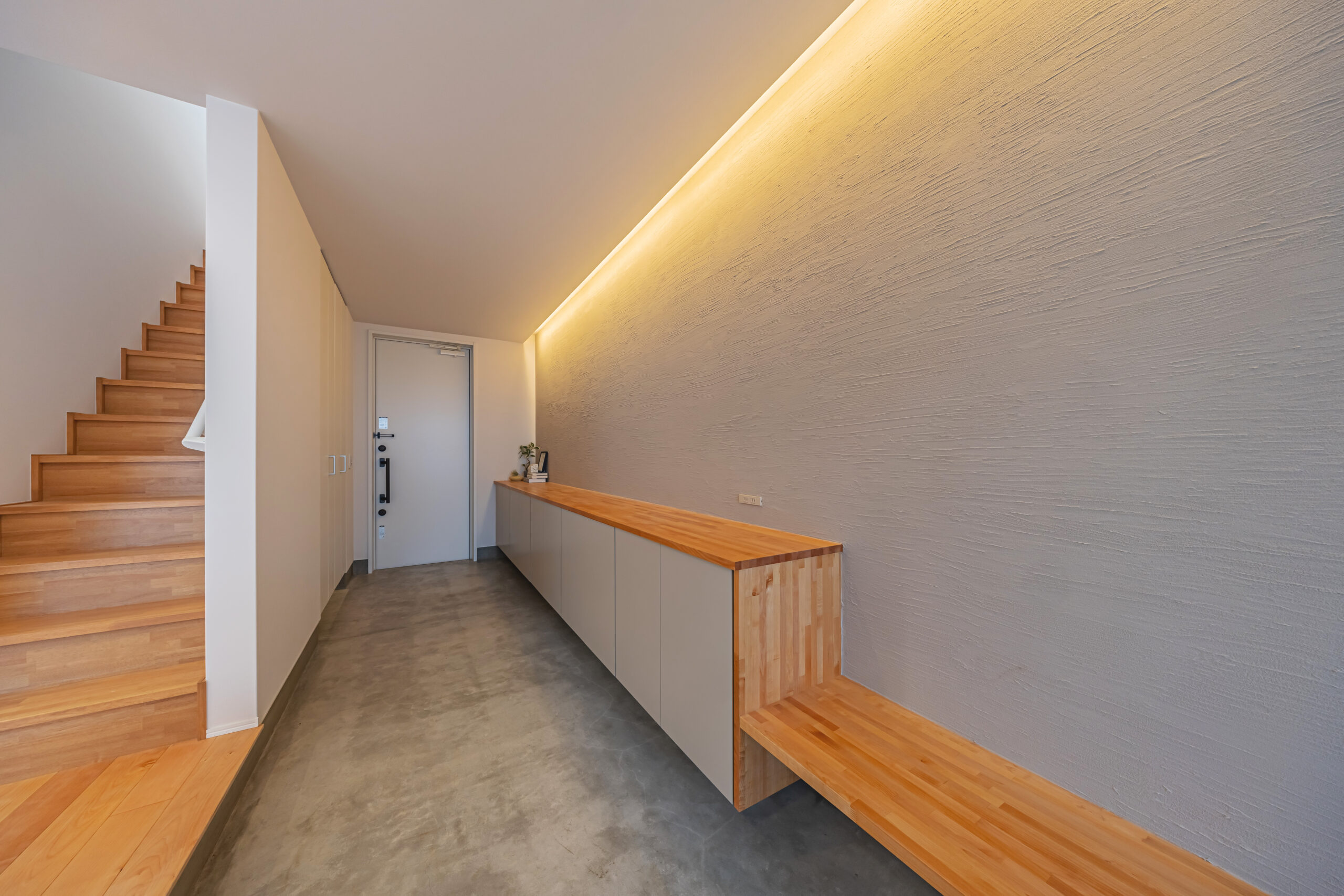 水性コンクリートステイン塗料「アクアカラー for floor」の塗装事例:住宅,クリア