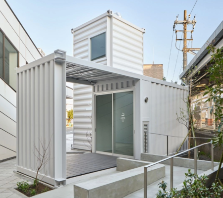 水性コンクリートステイン塗料「アクアカラー for floor」の塗装事例：公共施設,クリア