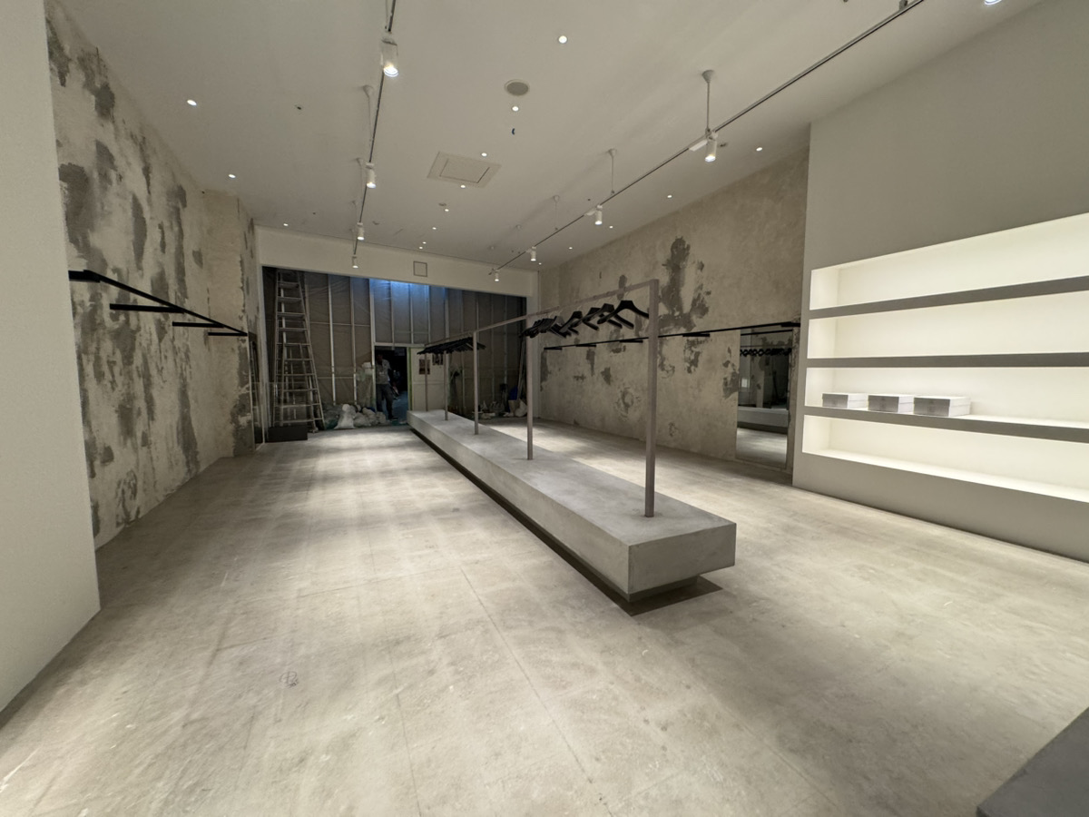 水性コンクリートステイン塗料「アクアカラー for floor」の塗装事例:ショップ,クリア