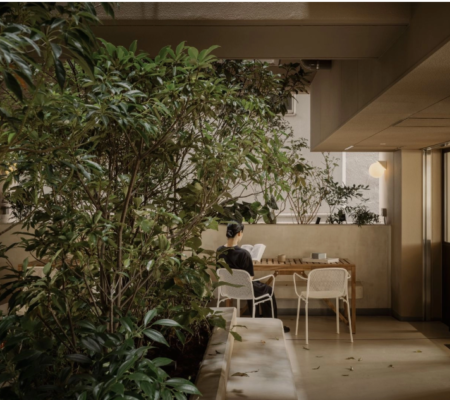 水性コンクリートステイン塗料「アクアカラー for floor」の塗装事例：共同住宅,集合住宅,ベージュ