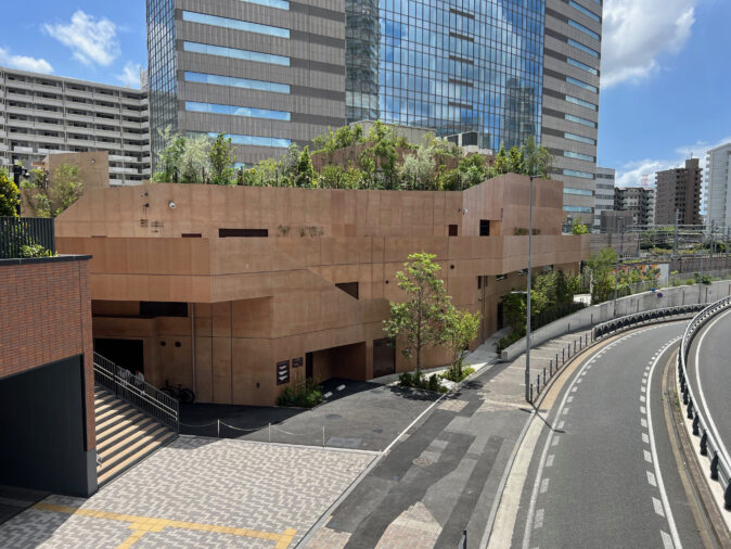 水性コンクリートステイン塗料「アクアカラー for wallr」の塗装事例:ライブハウス,テラコッタ,ミッドブラウン