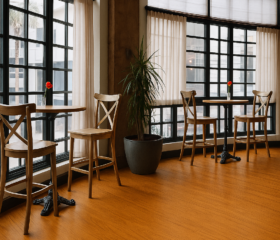 木目調水性塗料「塗るテクスチャーWOOD」の塗装事例：ショップ,チーク