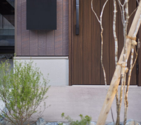 水性コンクリートステイン塗料「アクアカラー for floor」の塗装事例：共同住宅,集合住宅,ベージュ,グレー,グレージュ